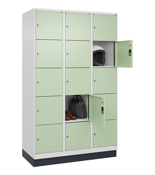 C+P Schließfachschrank Evolo PLUS, mit Sockel, 15 Fächer, 1950x1200x500mm, 9016/6019 Weissgrün, 049020-325 S10019