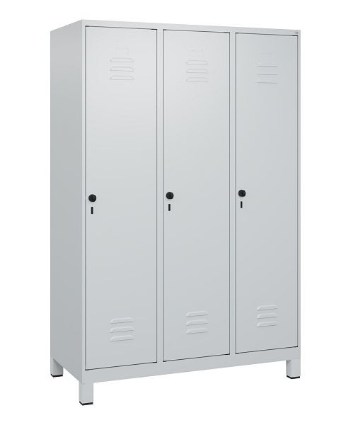 C+P Umkleidespind Classic PLUS mit Mitteltrennwand, Füße, 3 Abteile, 1800x1200x500mm, 7035/7035, Drehriegel, 0800107-32F S10009