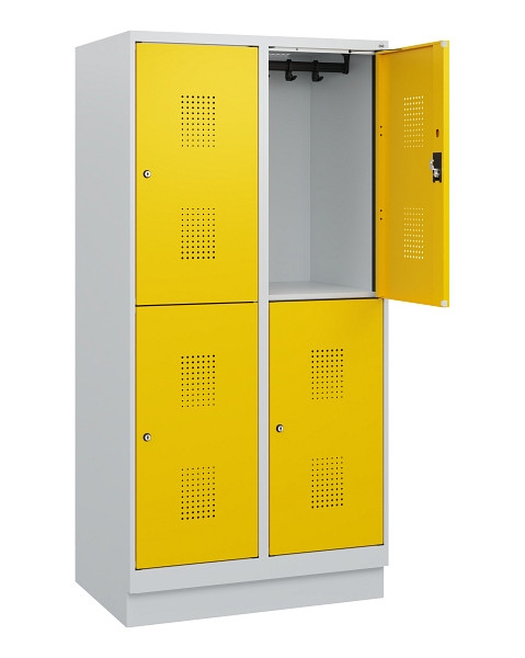 C+P Doppelstöckiger Spind Evolo PLUS, Sockel, 4 Fächer, 1630x800x500mm, 7035/102, Zylinderschloss, 0493205-22 S10020