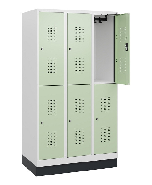C+P Doppelstöckiger Spind Evolo PLUS, Sockel, 6 Fächer, 1630x900x500mm, 9016/601, Zylinderschloss, 0493205-30 S10049