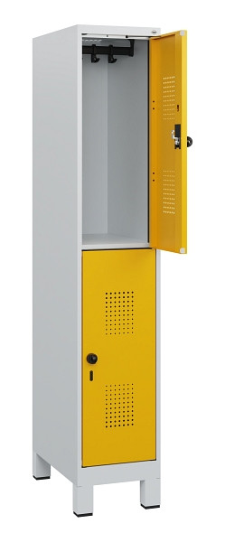 C+P Doppelstöckiger Spind Evolo PLUS, Füße, 2 Fächer, 1630x300x500mm, 7035/1004, Drehriegel, 0493105-10 S10000
