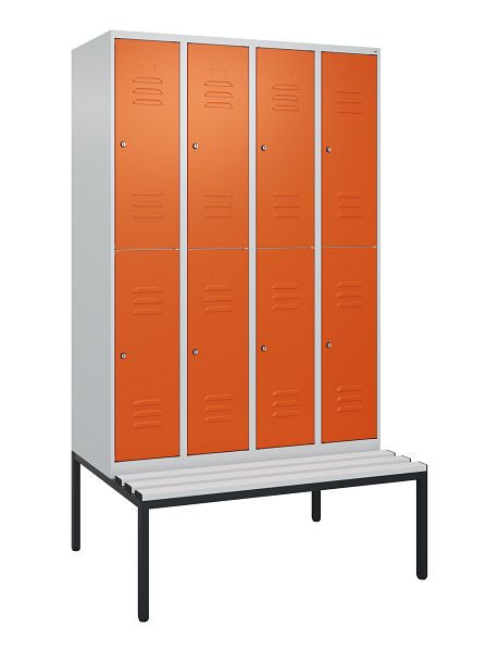 C+P Doppelstöckiger Spind Classic PLUS, 4 Abteile, 2120x1200x815mm, 7035/2004, Zylinderschlösser, mit untergebauter Sitzbank, 0803507-40 S10189