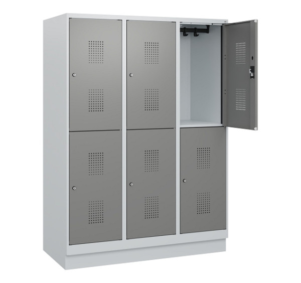 C+P Doppelstöckiger Spind Evolo PLUS, Sockel, 6 Fächer, 1630x1200x500mm, 7035/00, Frontfarbe 0005000 RDS Stahlgrau, Zylinderschloss, 0493205-32 S10041