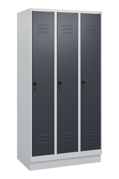 C+P Umkleidespind Classic PLUS mit Mitteltrennwand, Sockel, 3 Abteile, 1800x900x500mm, 7035/7016, Drehriegel, 0800207-30F S10008