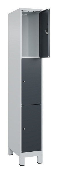 C+P Schließfachschrank Evolo PLUS, mit Füßen, 3 Fächer, 1950x300x500mm, 7035/70, Frontfarbe RAL 7016 Anthrazitgrau, 049010-103 S10012