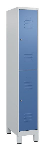 C+P Doppelstöckiger Spind Classic PLUS, Füße, 1800x300x500mm, 7035/5023, Zylinderschlösser, 0803107-10 S10020