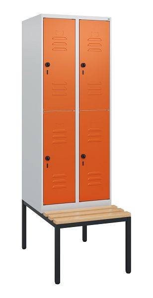 C+P Doppelstöckiger Spind Classic PLUS, 2 Abteile, 1950x600x815mm, 7035/2004, Drehriegel, Buche-Sitzleisten, mit untergebauter Sitzbank, 0803505-20 S10120