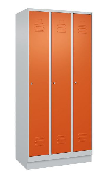 C+P Umkleidespind Classic PLUS, Sockel, 3 Abteile, 1950x900x500mm, 7035/2004, Zylinderschlösser, 080020-30 S10032