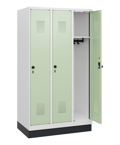 C+P Spind Evolo PLUS, Sockel, 3 Abteile, 1630x900x500mm, 9016/6019, Drehriegel, 0490205-30 S10021