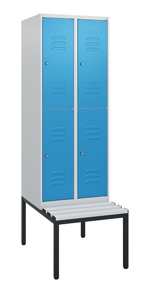 C+P Doppelstöckiger Spind Classic PLUS, 2 Abteile, 1950x600x815mm, 7035/5012, Zylinderschlösser, mit untergebauter Sitzbank, 0803505-20 S10079