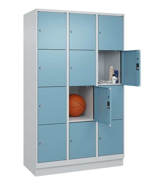 C+P Schließfachschrank Evolo PLUS, mit Sockel, 12 Fächer, 1950x1200x500mm, 7035/2406015 RDS Architekturblau, Abteile 3, 049020-324 S10009