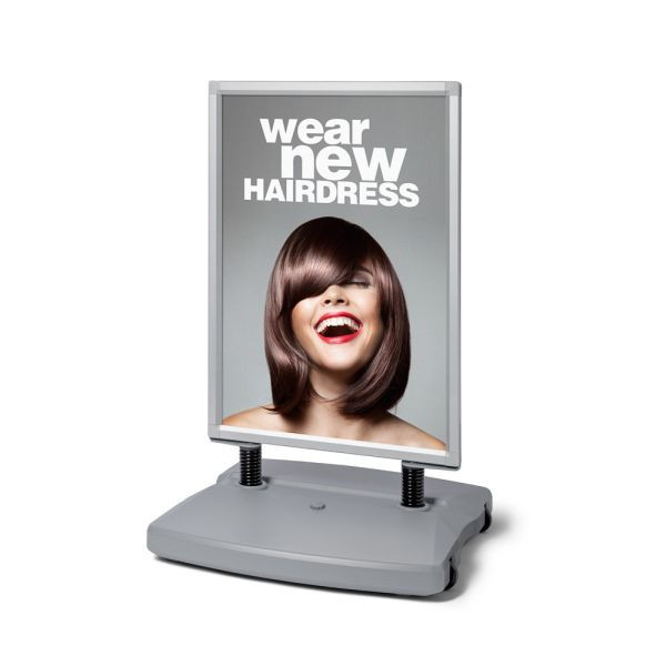 Showdown Displays Windtalker City, Kundenstopper 70x100 wetterfest (mit wetterfester Postertasche), WTR70x100WR