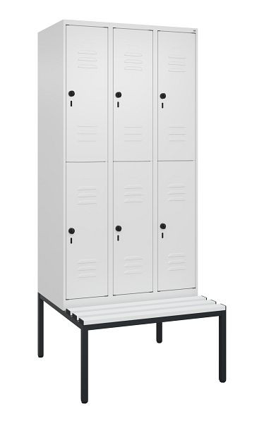 C+P Doppelstöckiger Spind Classic PLUS, 3 Abteile, 2120x900x815mm, 9016/9016, Drehriegel, mit untergebauter Sitzbank, 0803507-30 S10119