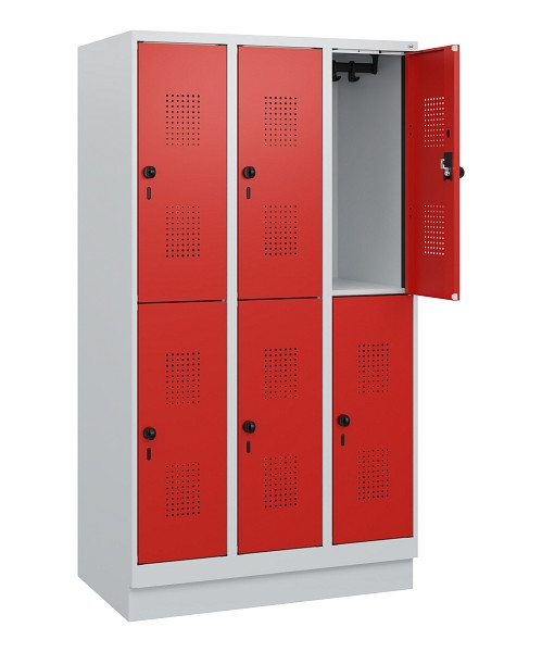 C+P Doppelstöckiger Spind Evolo PLUS, Sockel, 6 Fächer, 1630x900x500mm, 7035/302, Drehriegel, 0493205-30 S10005