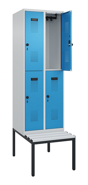 C+P Doppelstock-Spind Evolo PLUS, Bank, 4 Fächer, 2120x600x815mm, 7035/5012, Drehriegel, Sitzfläche Kunststoff, Sitzbank, 0493507-20 S10088