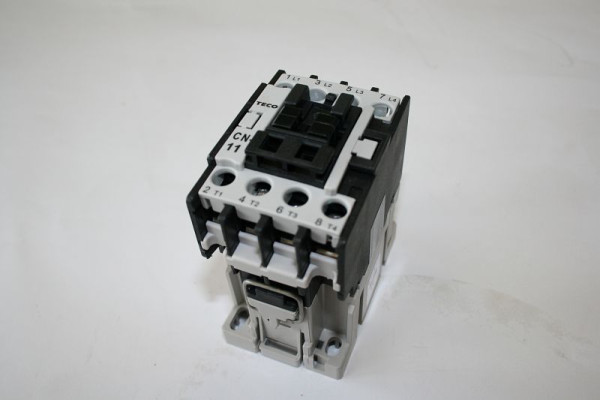 ELMAG Schütz 220V 10A für EUROSTART 700 Automatik & DIGICAR 900, 9505268