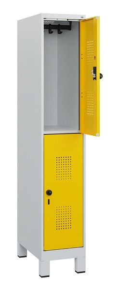 C+P Doppelstöckiger Spind Evolo PLUS, Füße, 2 Fächer, 1630x300x500mm, 7035/1023, Drehriegel, 0493105-10 S10001