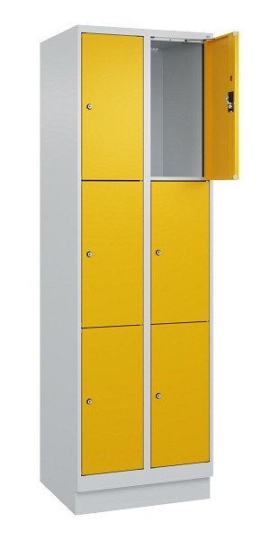 C+P Schließfachschrank Evolo PLUS, mit Sockel, 6 Fächer, 1950x600x500mm, 7035/10, Frontfarbe RAL 1004 Goldgelb, 049020-203 S10000