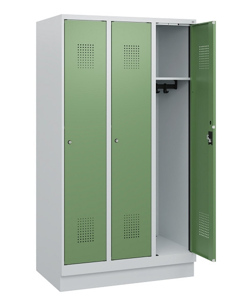 C+P Spind Evolo PLUS, Sockel, 3 Abteile, 1630x900x500mm, 7035/6011, Zylinderschloss, 0490205-30 S10037