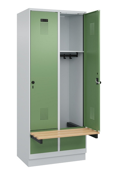 C+P Spind Evolo PLUS, 2 Abteile, 1950x800x815mm, 7035/6011, Drehriegel, Sitzfläche Holz, Sitzbank auskragend Sockel, 049040-22 S10010