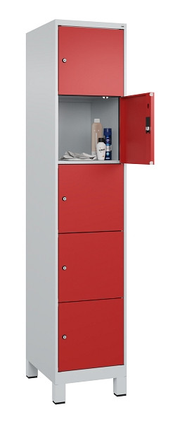 C+P Schließfachschrank Evolo PLUS, mit Füßen, 5 Fächer, 1950x400x500mm, 7035/30, Frontfarbe RAL 3000 feuerrot, 049010-125 S10003