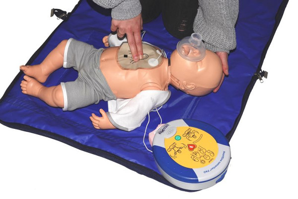 MedX5 Herzdruckmassage-Übungspuppe für Babys, mit Tragetasche und Zubehör, 2-52245