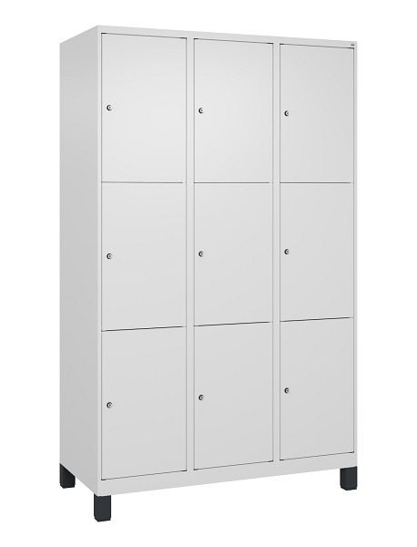 C+P Schließfachschrank Classic PLUS, Füße, 3 Abteile mit je 3 Fächern, 1950x1200x500mm, 9016/9016, 080010-323 S10017
