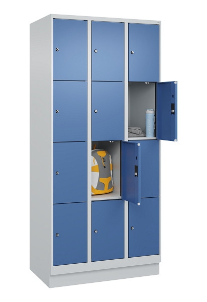 C+P Schließfachschrank Evolo PLUS, mit Sockel, 12 Fächer, 1950x900x500mm, 7035/5, Frontfarbe RAL 5023 Fernblau, 049020-304 S10008