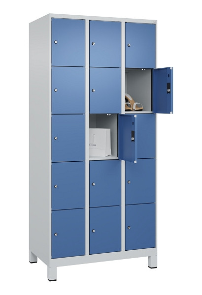 C+P Schließfachschrank Evolo PLUS, mit Füßen, 15 Fächer, 1950x900x500mm, 7035/5, Frontfarbe RAL 5023 Fernblau, 049010-305 S10008