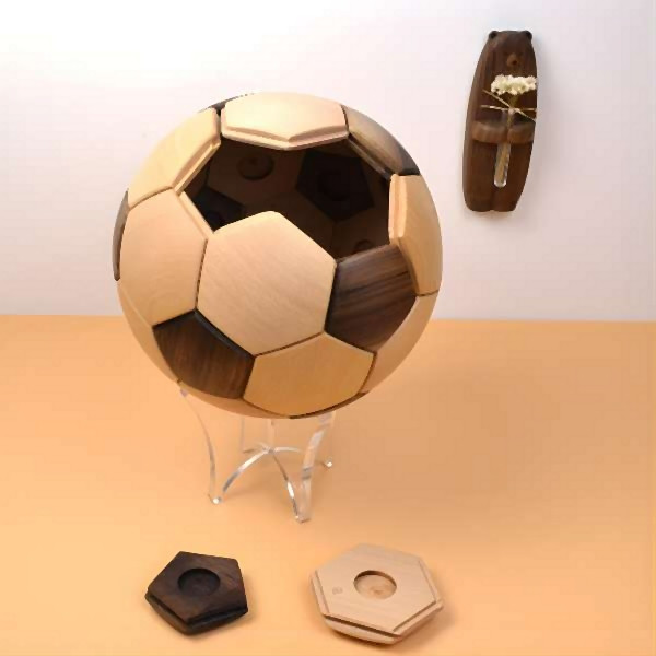 Metra Holz-Fußball, Durchmesser 22cm, 4,5 cm dick, 12010