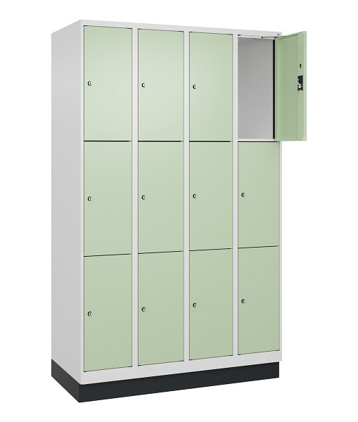 C+P Schließfachschrank Evolo PLUS, mit Sockel, 12 Fächer, 1950x1200x500mm, 9016/6019 Weissgrün, Abteile 4, Abteilbreite 300 mm, 049020-403 S10019