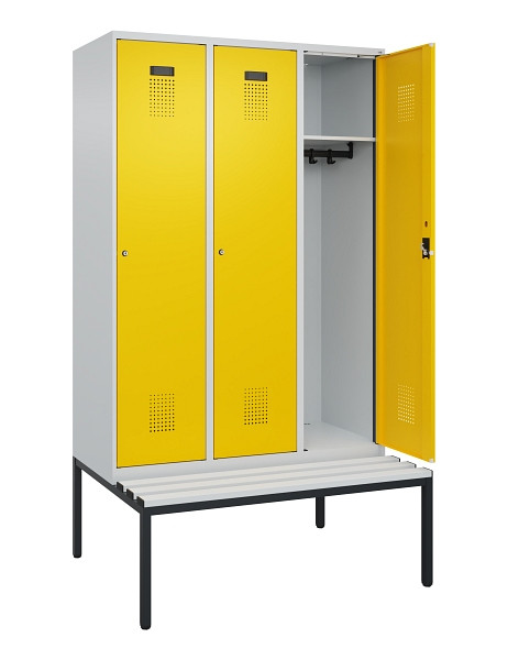 C+P Spind Evolo PLUS, 3 Abteile, 2120x1200x815mm, 7035/1023, Haken 4, Zylinderschloss, Sitzfläche Kunststoff, Sitzbank, 0490507-32 S10082
