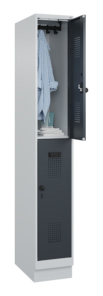 C+P Doppelstöckiger Spind Evolo PLUS, mit Sockel, 2 Fächer, 1950x300x500mm, 7035, RAL 7016 Anthrazitgrau, Drehriegel, 049320-10 S10012
