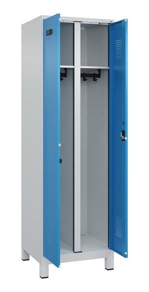 C+P Schwarz-Weiß-Spind Evolo PLUS, mit Füßen, 2 Abteile, 1950x600x500mm, 7035/5, Frontfarbe RAL 5012 Lichtblau, Zylinderschloss, 049012-20 S10034