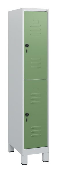 C+P Doppelstöckiger Spind Classic PLUS, Füße, 1630x300x500mm, 7035/6011, Drehriegel, 0803105-10 S10006