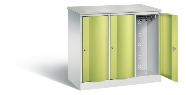 C+P Garderobenschrank Resisto, H1077xB1148xT540mm, Farbe: Lichtgrau / Viridingrün, 8271-372 S10074