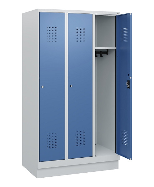 C+P Spind Evolo PLUS, Sockel, 3 Abteile, 1630x900x500mm, 7035/5023, Zylinderschloss, 0490205-30 S10033