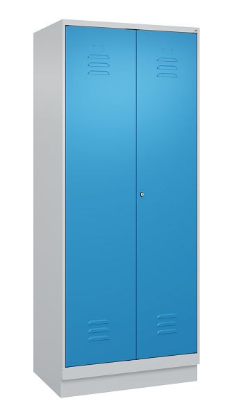 C+P Umkleidespind Classic PLUS, Doppel-Spind, Sockel, 2 Abteile, 1950x800x500mm, 7035/5012, Zylinderschloss, 080022-22P S10019