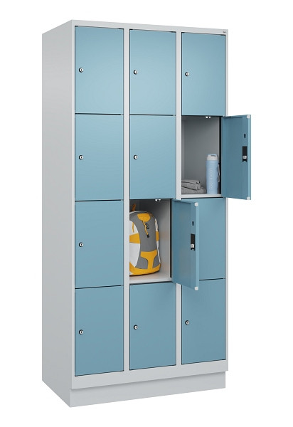 C+P Schließfachschrank Evolo PLUS, mit Sockel, 12 Fächer, 1950x900x500mm, 7035/0, Frontfarbe 2406015 RDS Architekturblau, 049020-304 S10009