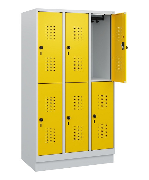 C+P Doppelstöckiger Spind Evolo PLUS, Sockel, 6 Fächer, 1630x900x500mm, 7035/102, Drehriegel, 0493205-30 S10001