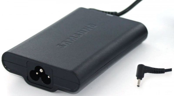 AGI Original Netzteil für SAMSUNG NP915S3G-K02DE, 15414