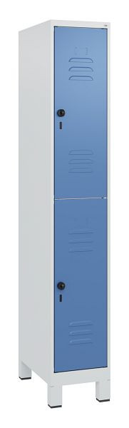 C+P Doppelstöckiger Spind Classic PLUS, Füße, 1800x300x500mm, 7035/5023, Drehriegel, 0803107-10 S10005