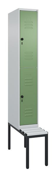 C+P Doppelstöckiger Spind Classic PLUS, Bank, 2120x300x815mm, 7035/6011, Drehriegel, mit untergebauter Sitzbank, 0803507-10 S10111