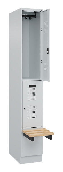 C+P Doppelstock-Spind Evolo PLUS, Bank, 2 Fächer, 1950x300x815mm, 7035/7035, Zylinderschloss, Sitzfläche Buche-Hartholz, mit Sockel, 049340-10 S10040