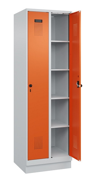 C+P Wäsche-Spind Evolo PLUS, mit Sockel, 2 Abteile, 1950x600x500mm, 7035/2004, Verschluss Drehriegel, Ablageböden 8, 049020-20B S10002