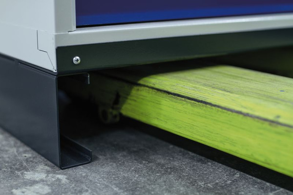KLW Hubwagensockel in Sonderausführung, Höhe 100 mm, zum nachträglichen Anschrauben an den Schrank, Schrankmaße 1200 x 500 mm B x T, HS100-1200-500