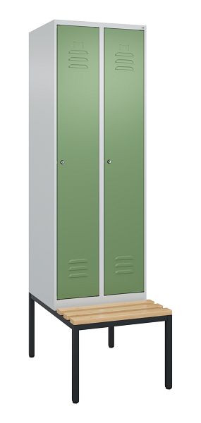 C+P Umkleidespind Classic PLUS, mit untergebauter Sitzbank, 2 Abteile, 2120x600x815mm, 7035/6011, Zylinderschlösser, Buche-Sitzleisten, 0800507-20 S10050