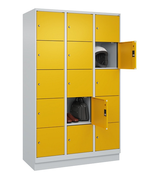 C+P Schließfachschrank Evolo PLUS, mit Sockel, 15 Fächer, 1950x1200x500mm, 7035/1004 Goldgelb, 049020-325 S10000