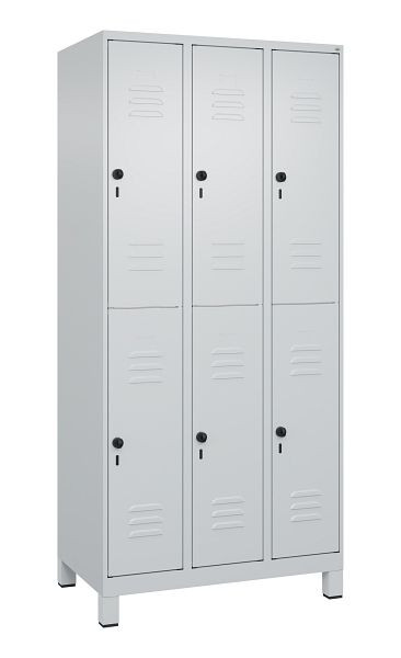 C+P Doppelstöckiger Spind Classic PLUS, Füße, 3 Abteile, 1950x900x500mm, 7035/7035, 080310-30 S10009