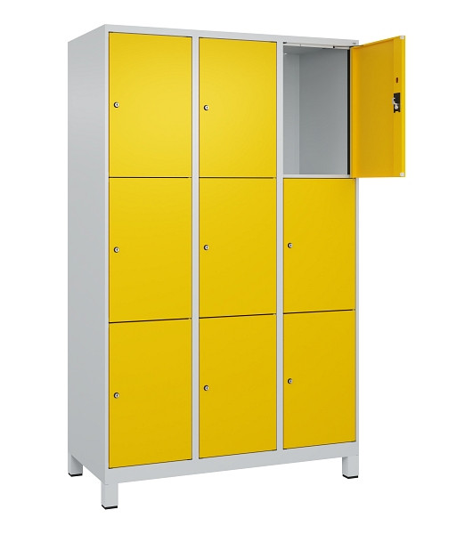 C+P Schließfachschrank Evolo PLUS, mit Füßen, 9 Fächer, 1950x1200x500mm, 7035/1, Frontfarbe RAL 1023 Verkehrsgelb, 049010-323 S10001